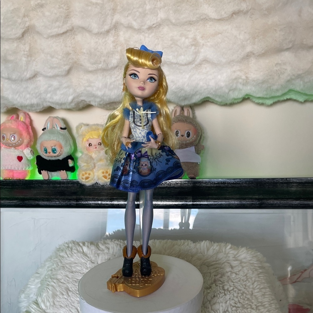 Every after high first editing  blondie locks Blue no brush book case or bag